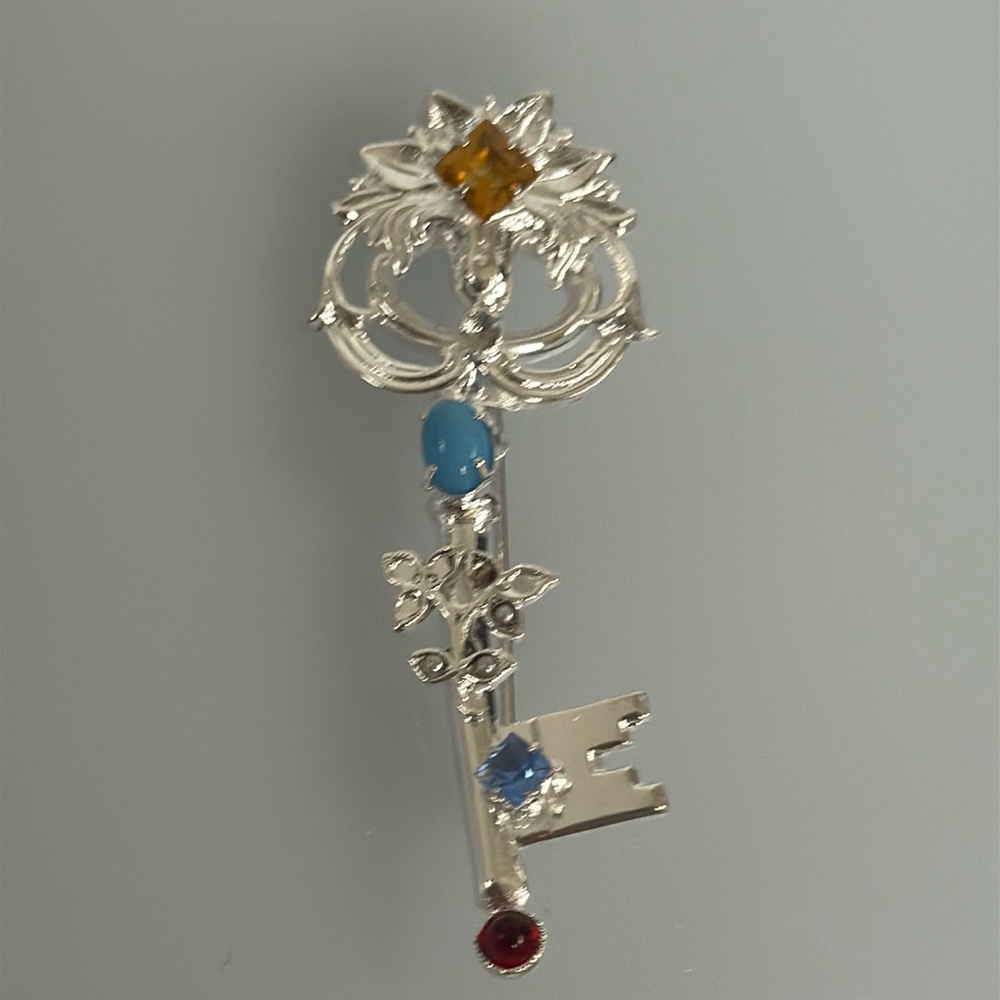 Elegant crystals & stones 925 silver Key design Brooch
